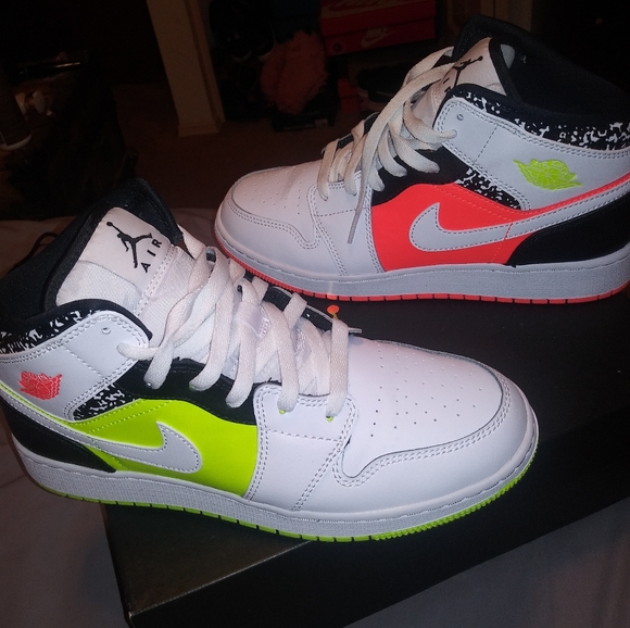 Air Jordan 1 MID (GS)